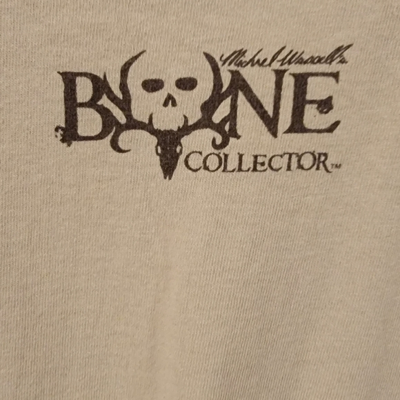 Xl bone collector tee shirt Tanish cream color - Picture 4 of 5